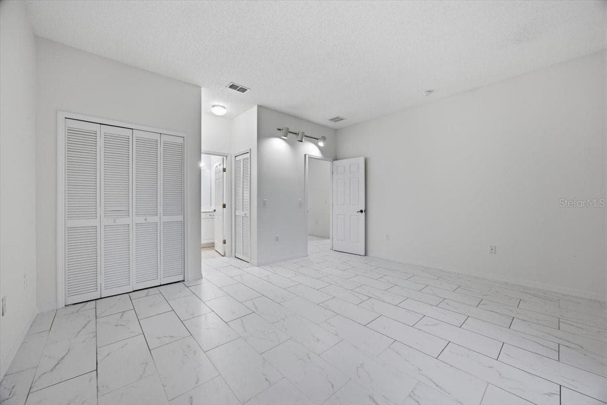 3157 SUN LAKE COURT — photo 19 of 37