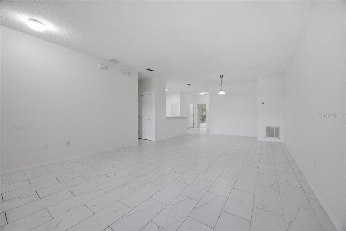 3157 SUN LAKE COURT — photo 6 of 37
