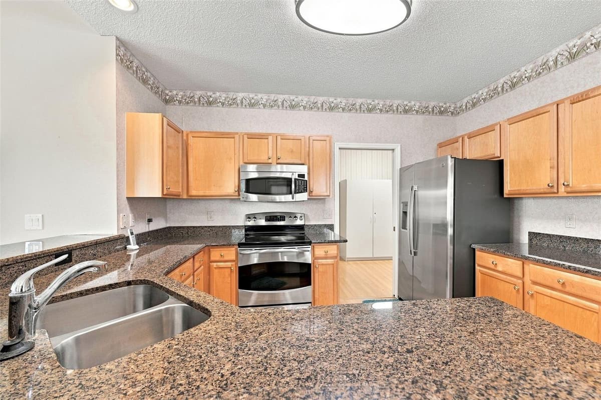 2339 NANTUCKET DRIVE — photo 15 of 91