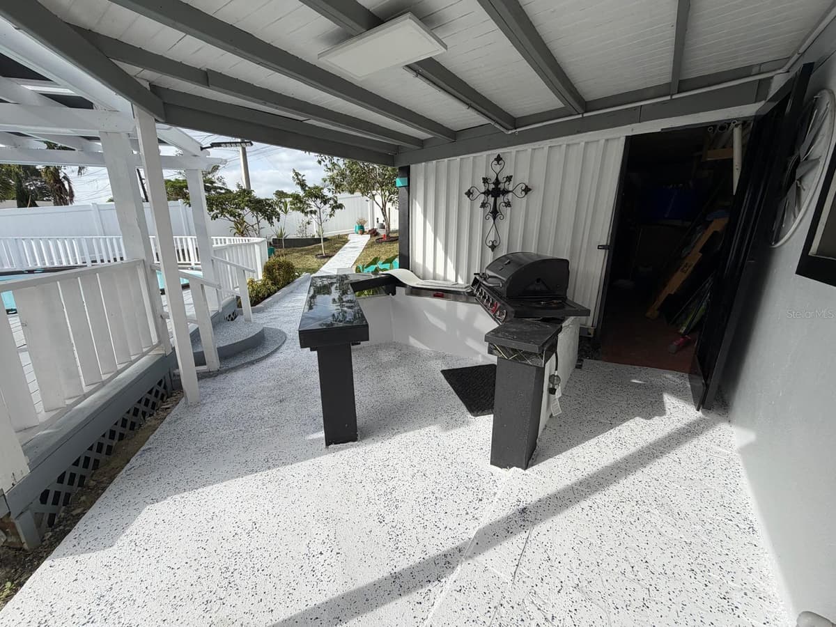 282 AVE. FELIX RIOS — photo 9 of 35