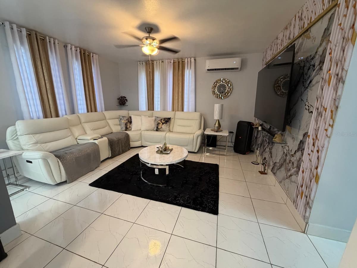 282 AVE. FELIX RIOS — photo 3 of 35