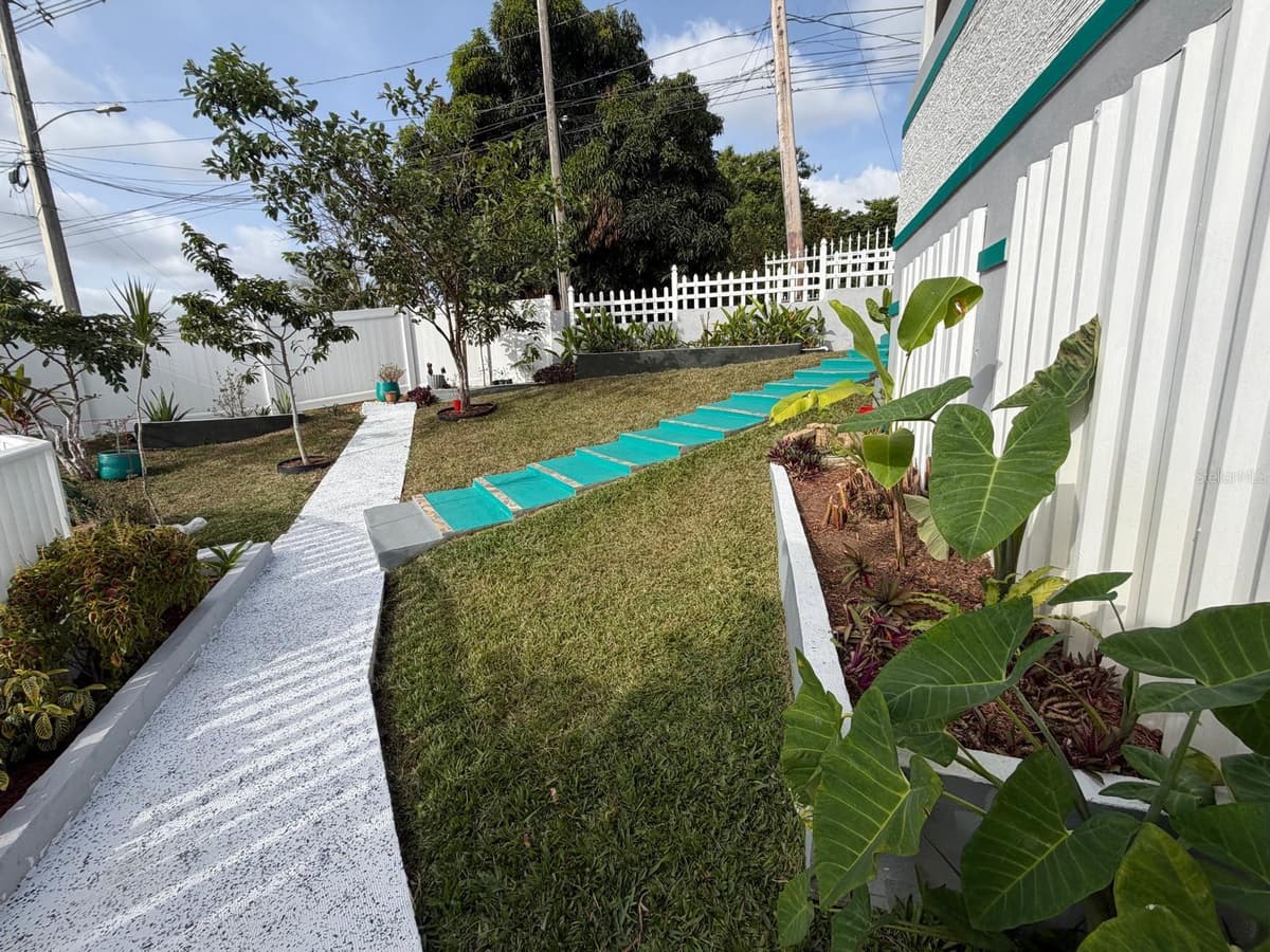 282 AVE. FELIX RIOS — photo 27 of 35
