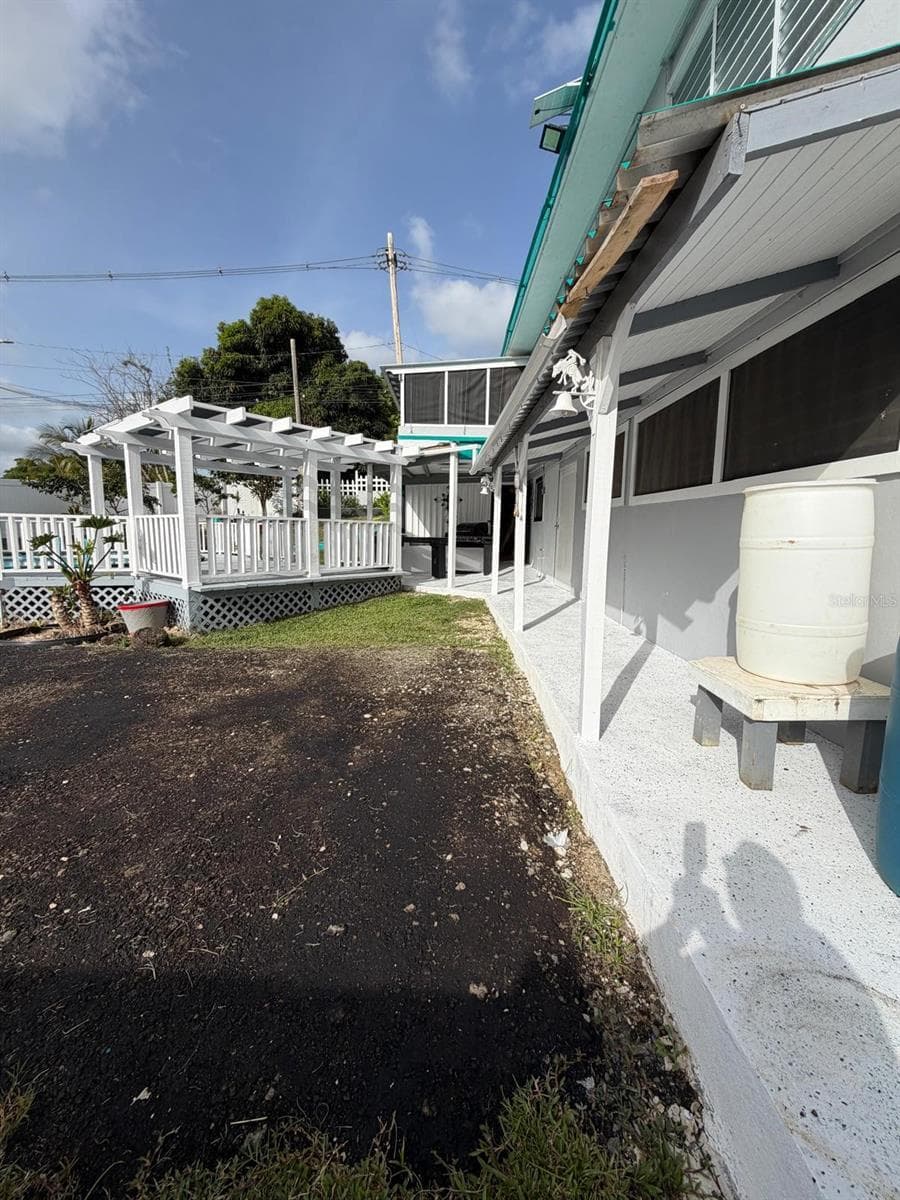 282 AVE. FELIX RIOS — photo 26 of 35
