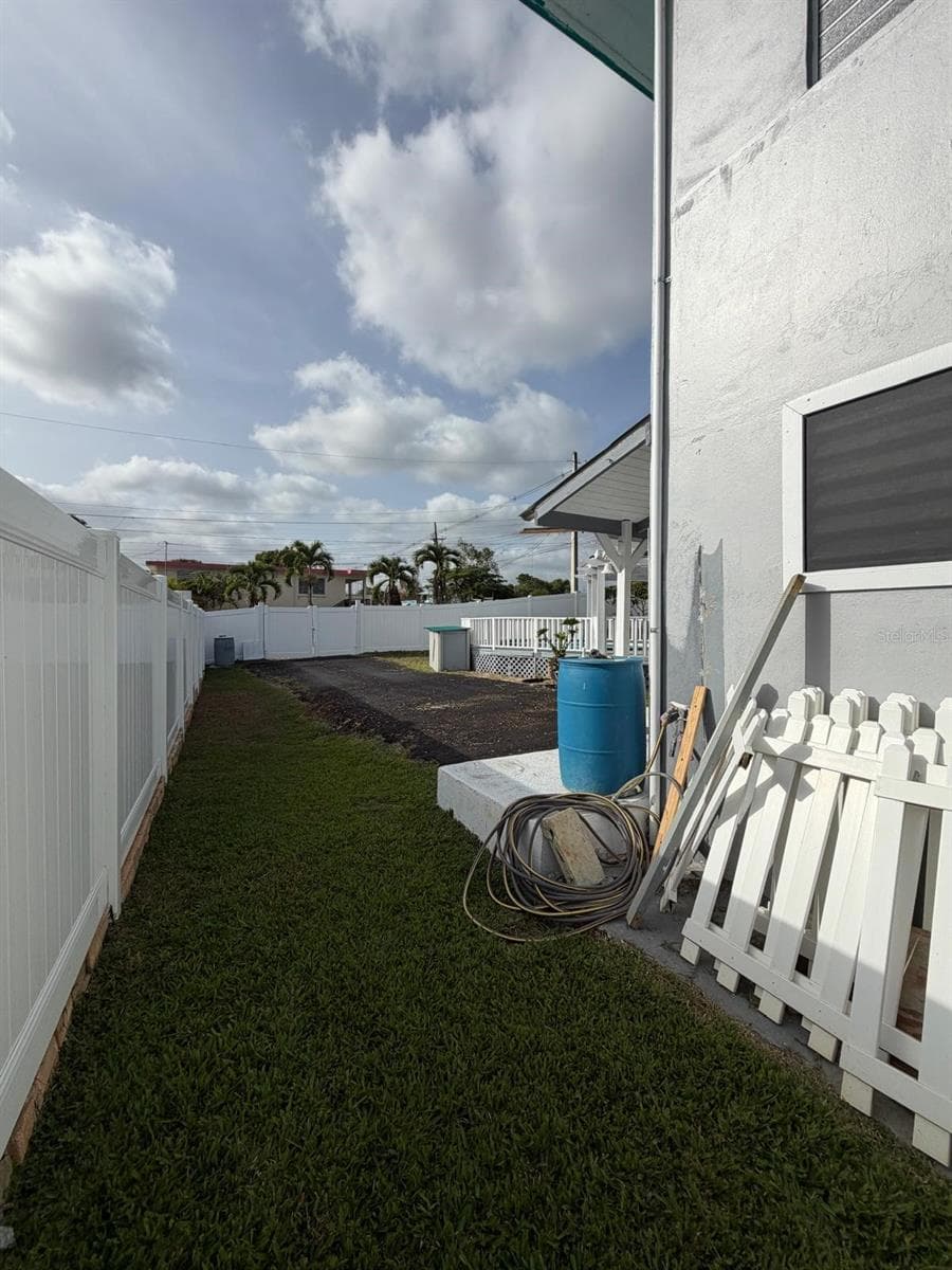282 AVE. FELIX RIOS — photo 23 of 35