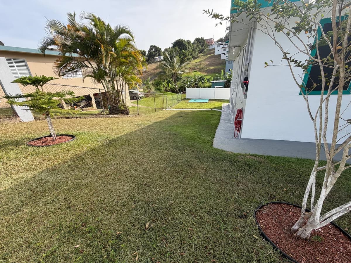 282 AVE. FELIX RIOS — photo 19 of 35