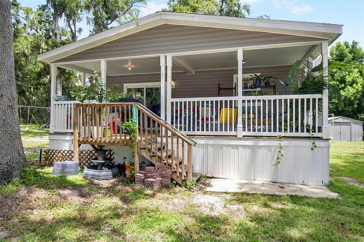 123 MAGNOLIA DRIVE — photo 4 of 33