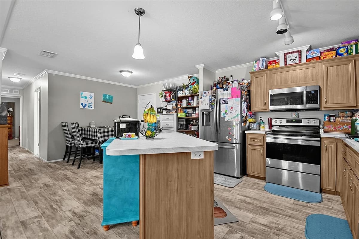 123 MAGNOLIA DRIVE — photo 6 of 33