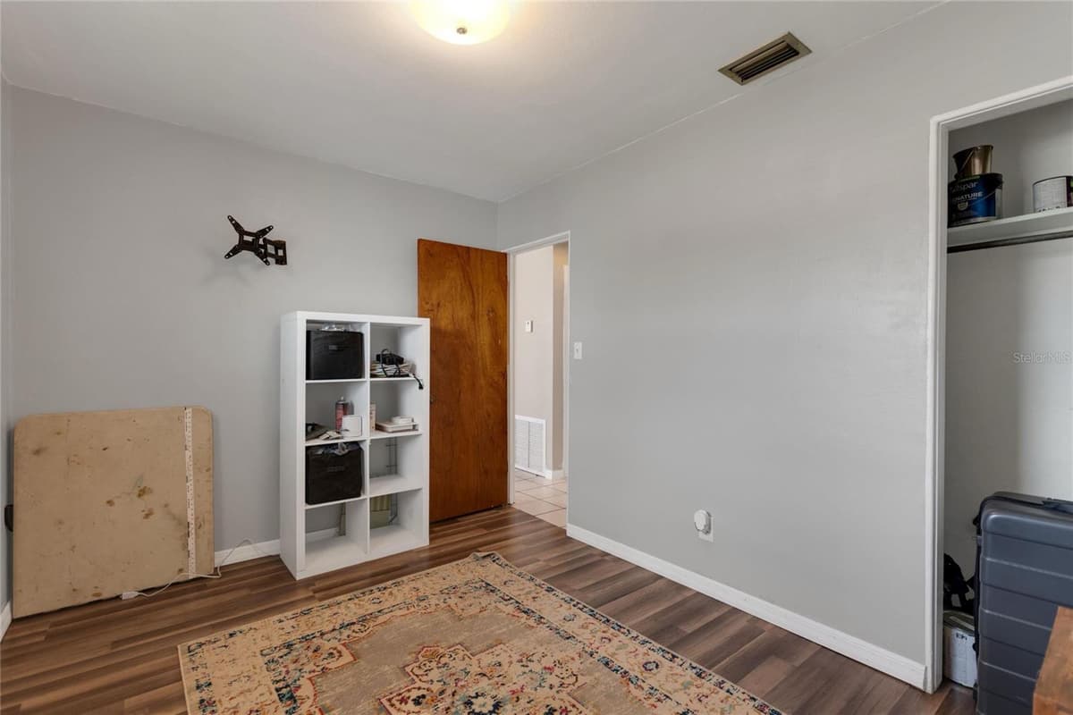 217 ROSE STREET — photo 9 of 19