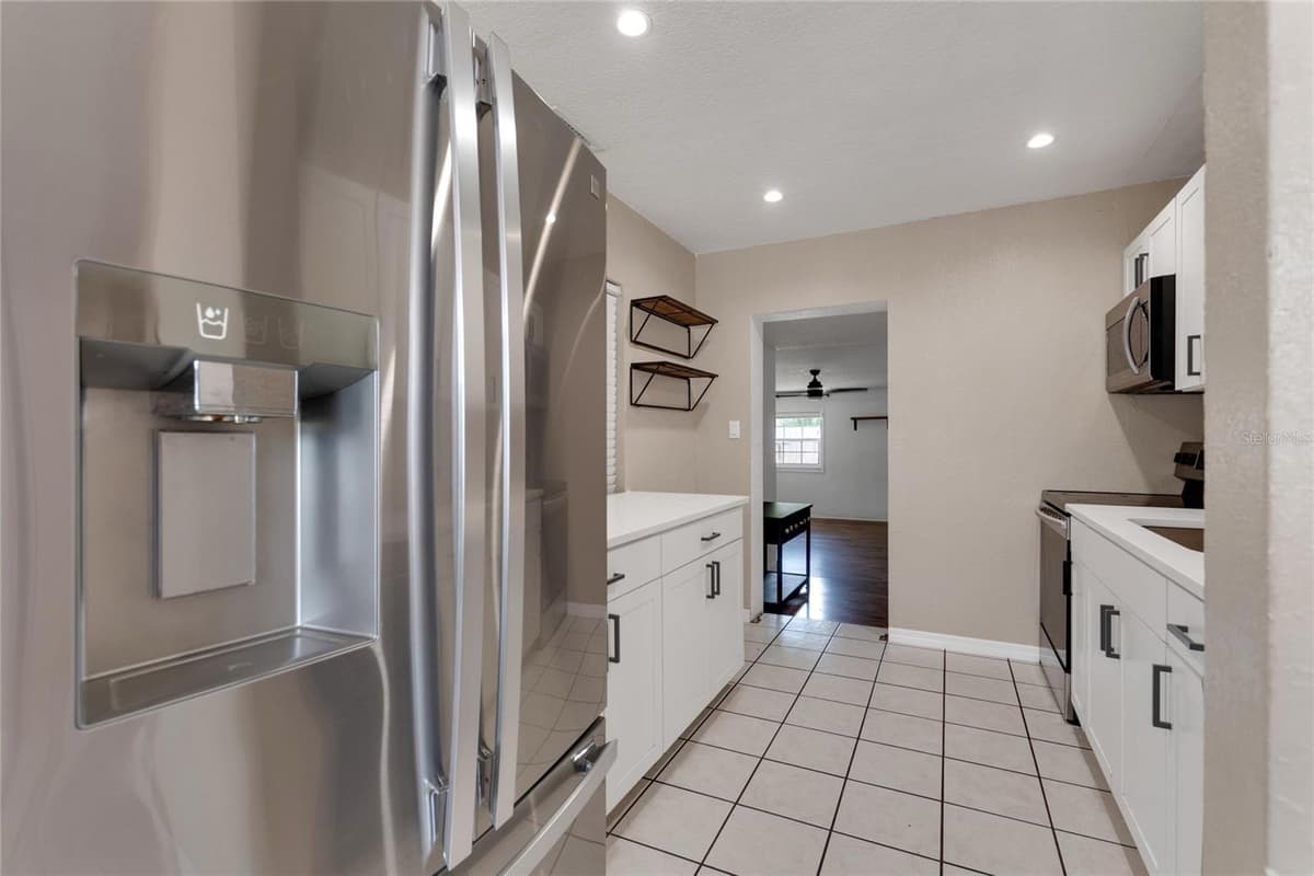 217 ROSE STREET — photo 5 of 19