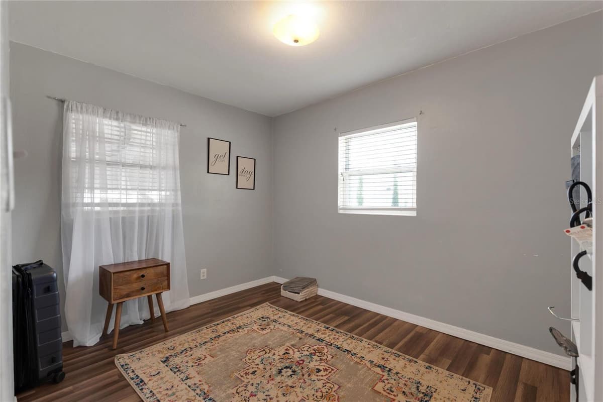 217 ROSE STREET — photo 11 of 19