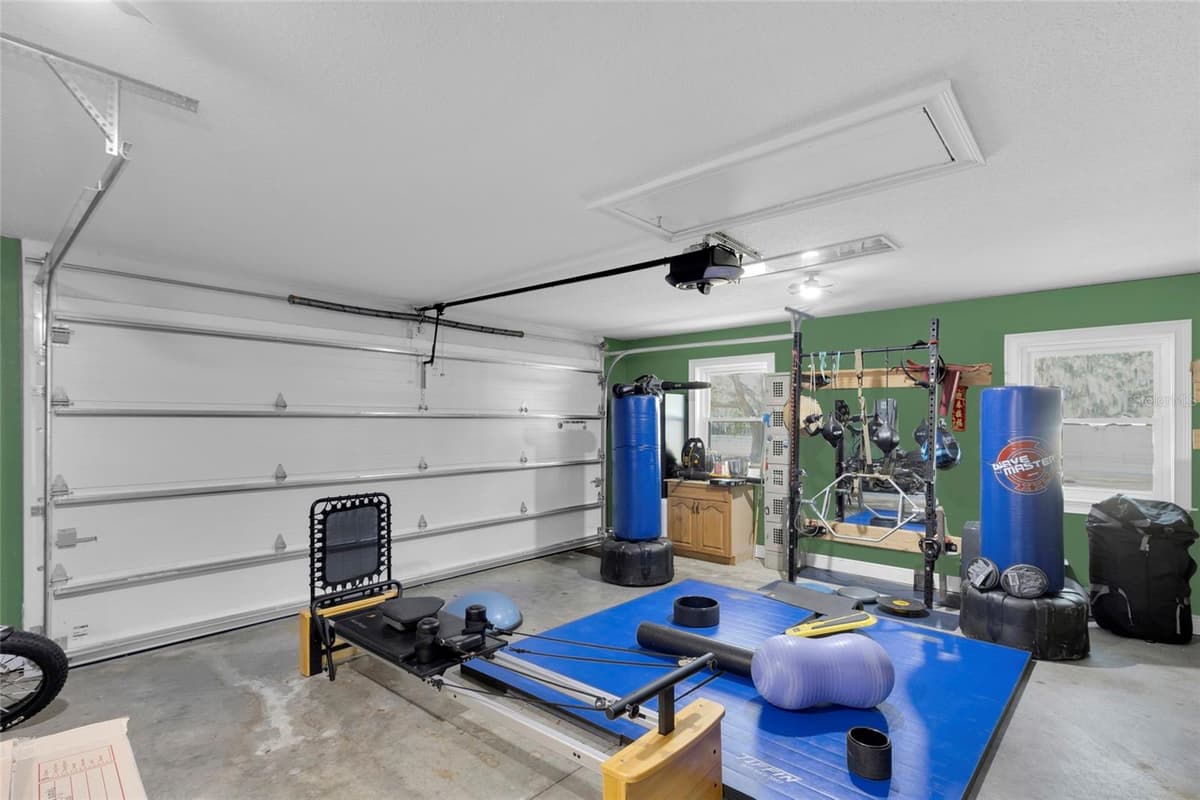 400 CARMAN DRIVE — photo 40 of 43