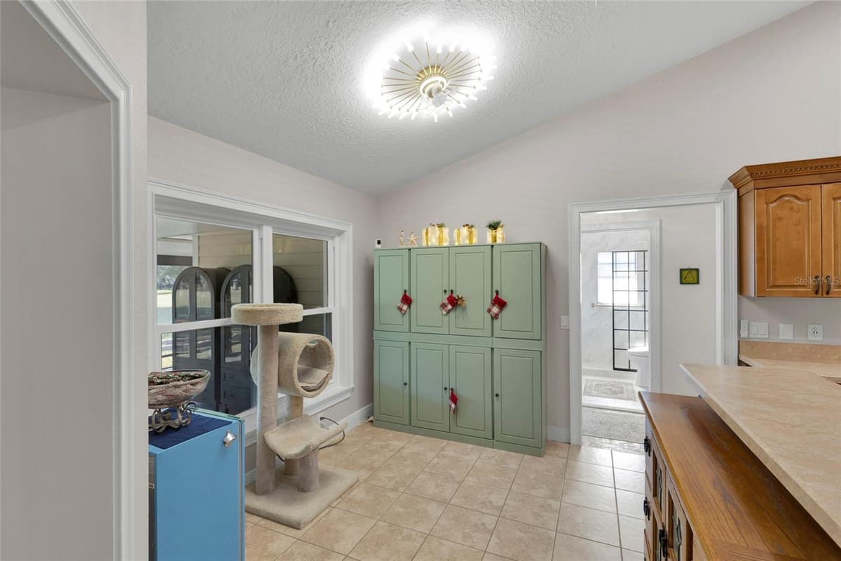 400 CARMAN DRIVE — photo 42 of 43