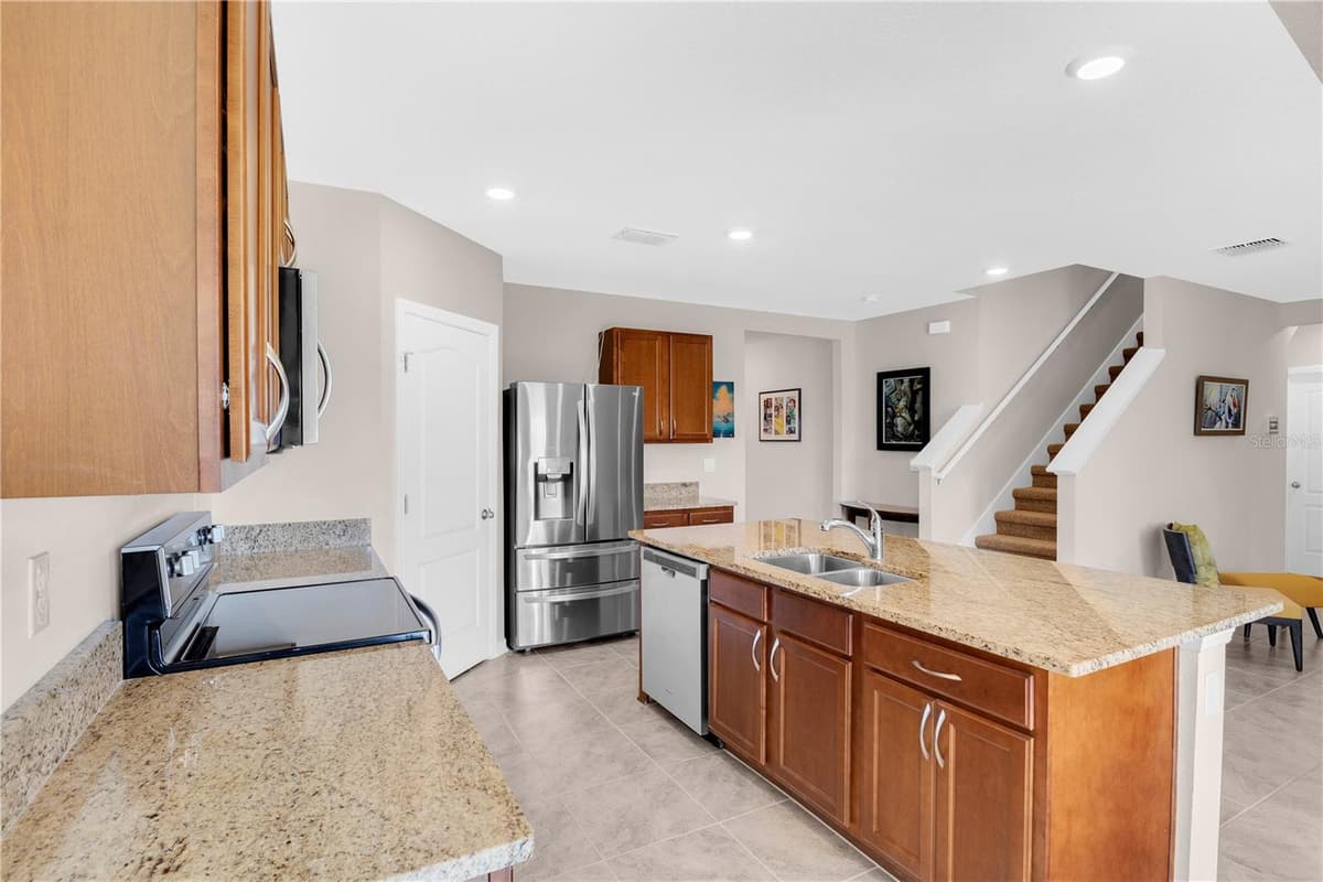 204 INMAN BOULEVARD — photo 9 of 32