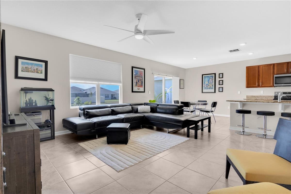 204 INMAN BOULEVARD — photo 4 of 32