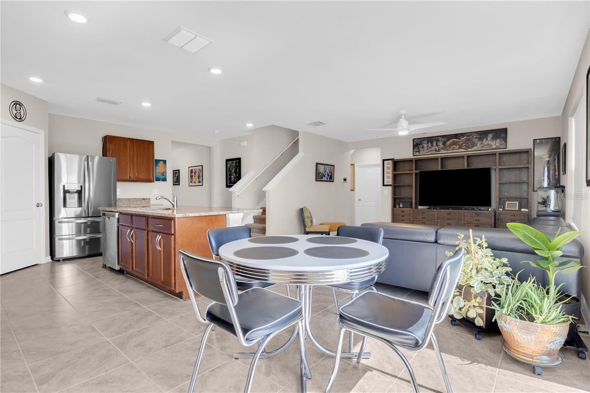 204 INMAN BOULEVARD — photo 11 of 32