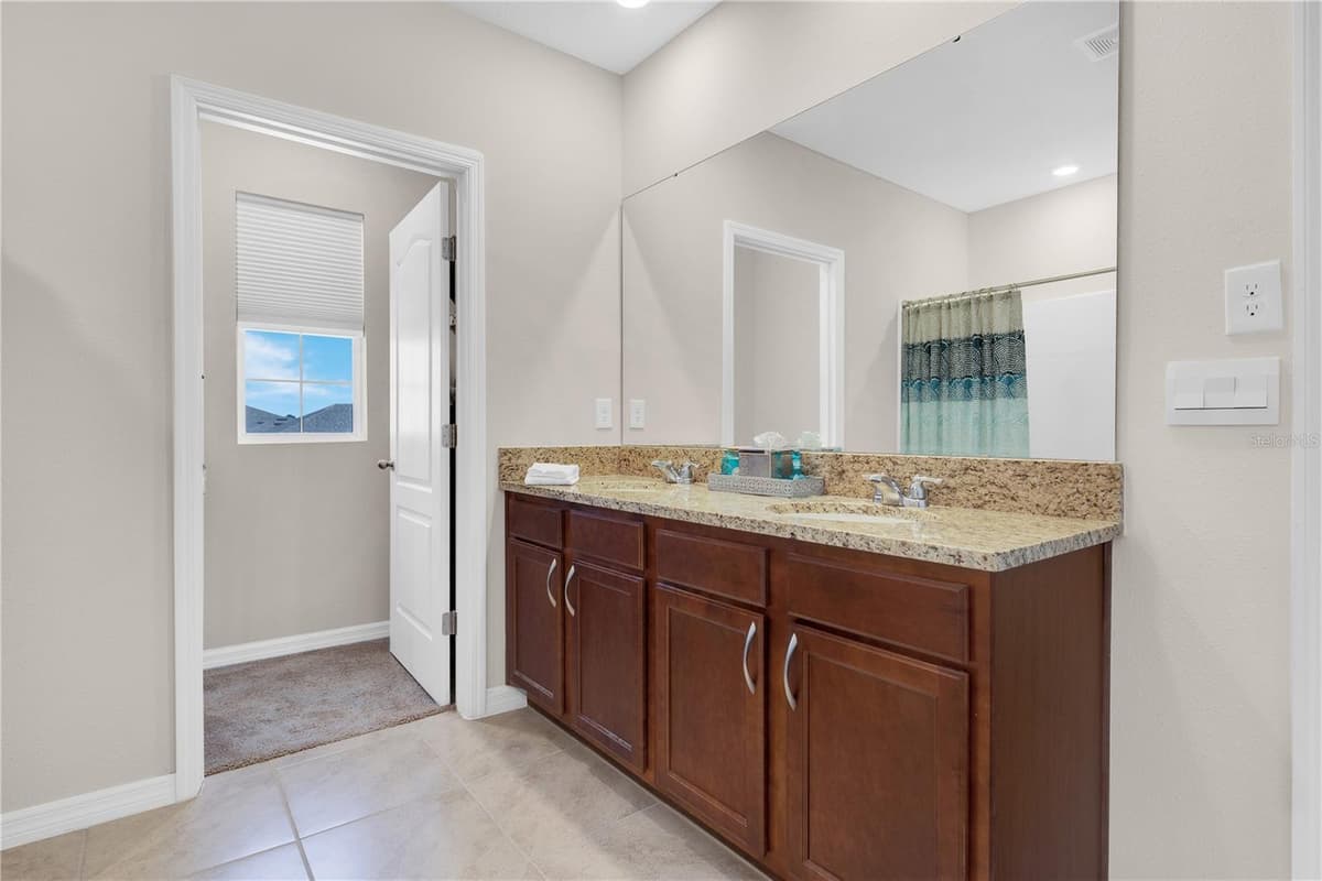 204 INMAN BOULEVARD — photo 17 of 32