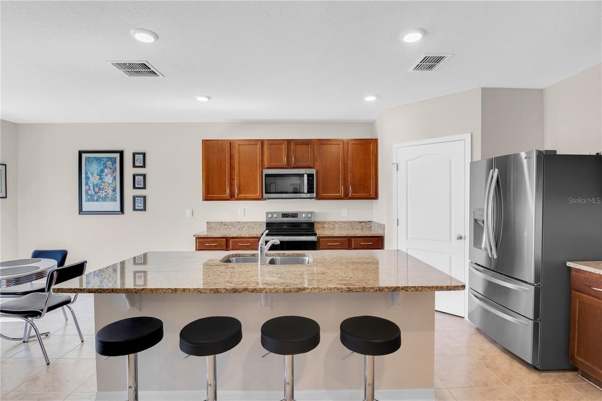 204 INMAN BOULEVARD — photo 3 of 32