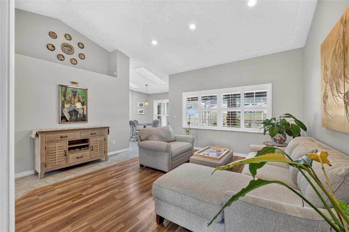 54 HICKORY LOOP — photo 10 of 73