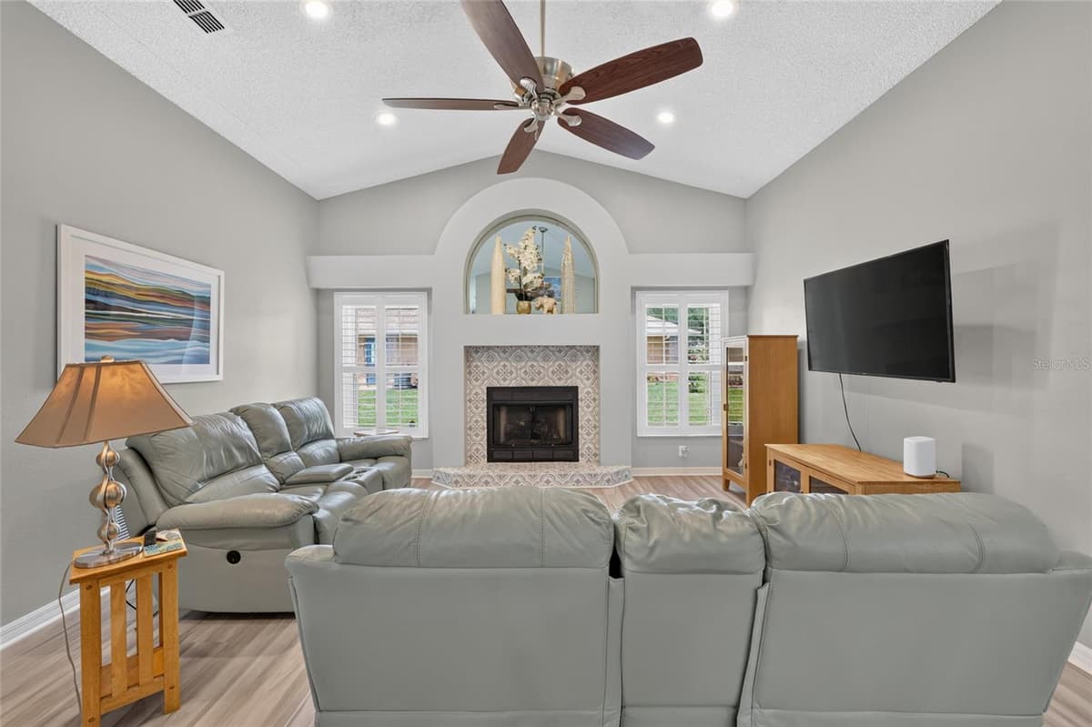 54 HICKORY LOOP — photo 30 of 73