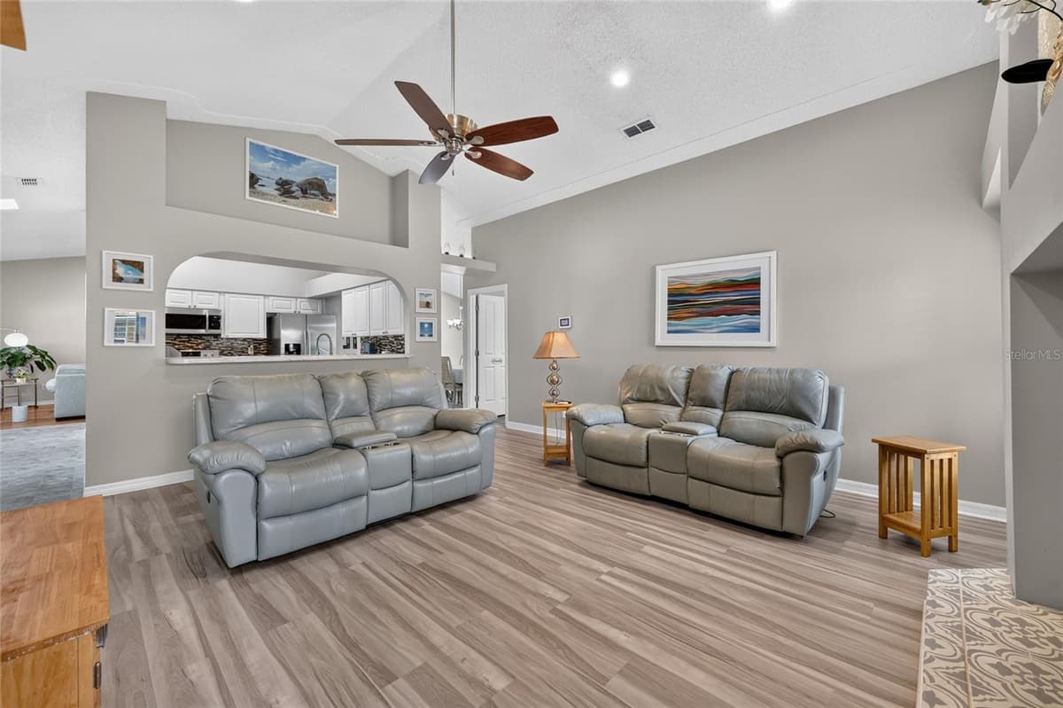 54 HICKORY LOOP — photo 33 of 73