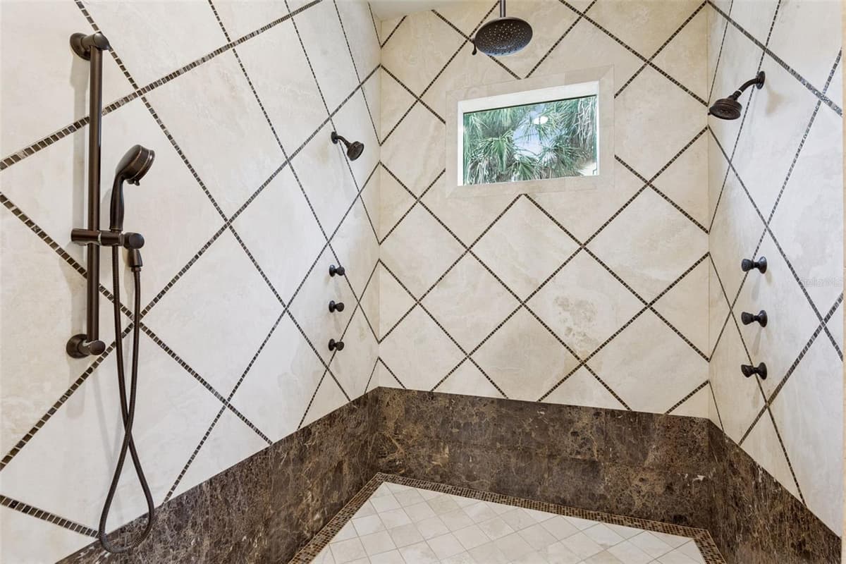 25608 GRANDVIEW POINTE — photo 18 of 87