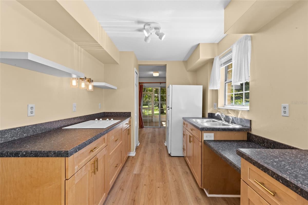 2367 COACH HOUSE BOULEVARD — photo 10 of 31