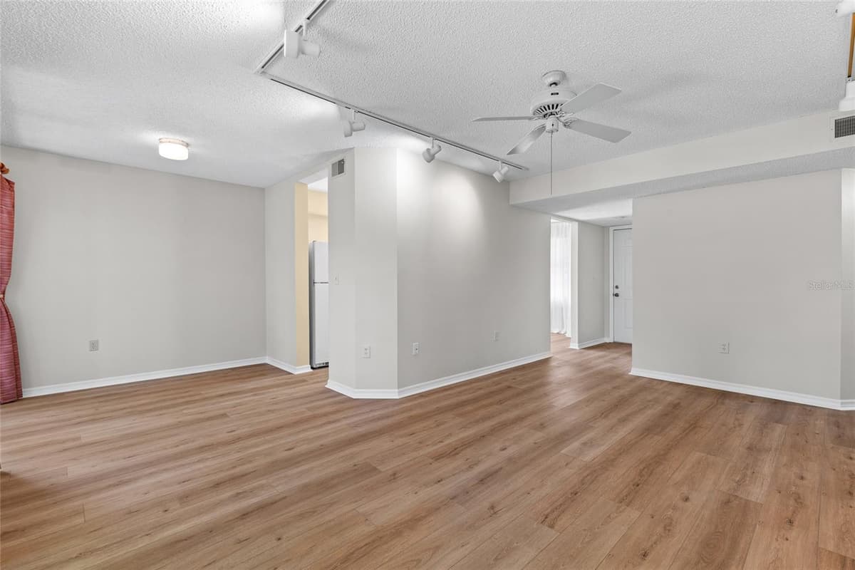 2367 COACH HOUSE BOULEVARD — photo 4 of 31