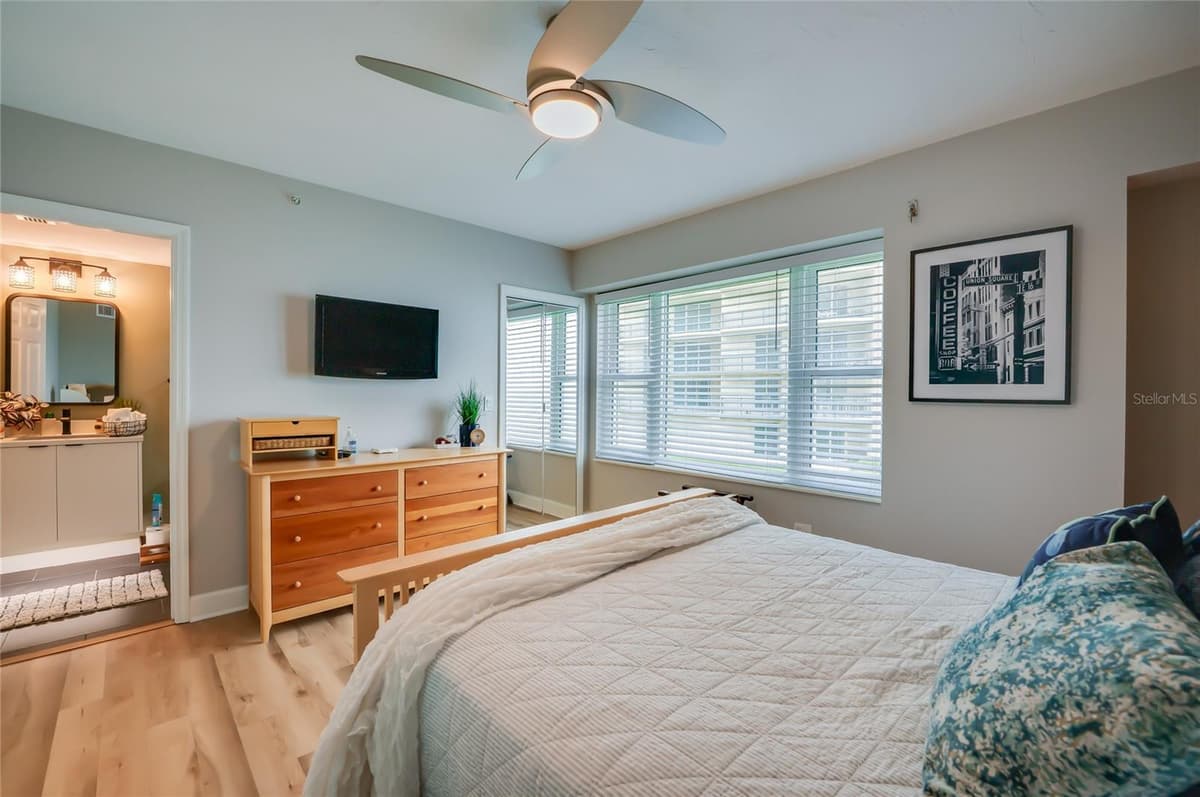 4565 ATLANTIC AVENUE — photo 24 of 35