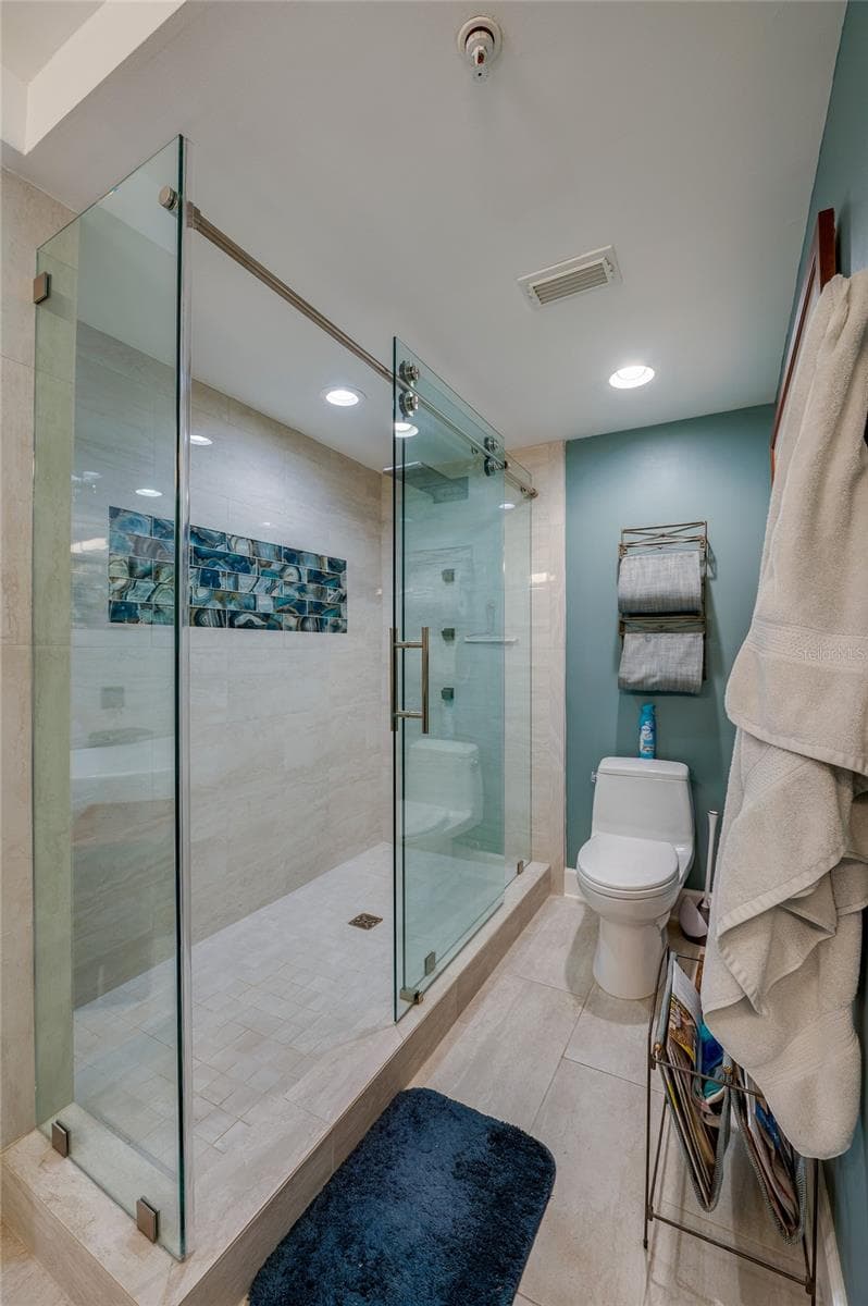 4565 ATLANTIC AVENUE — photo 22 of 35