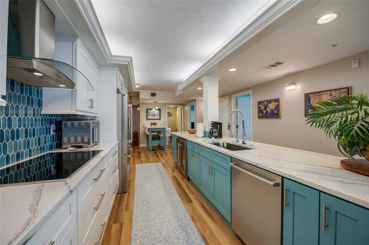4565 ATLANTIC AVENUE — photo 9 of 35