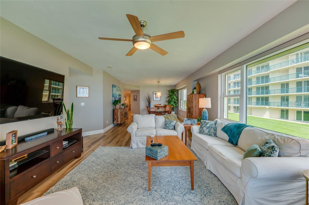 4565 ATLANTIC AVENUE — photo 17 of 35
