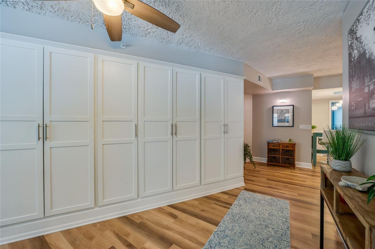 4565 ATLANTIC AVENUE — photo 5 of 35