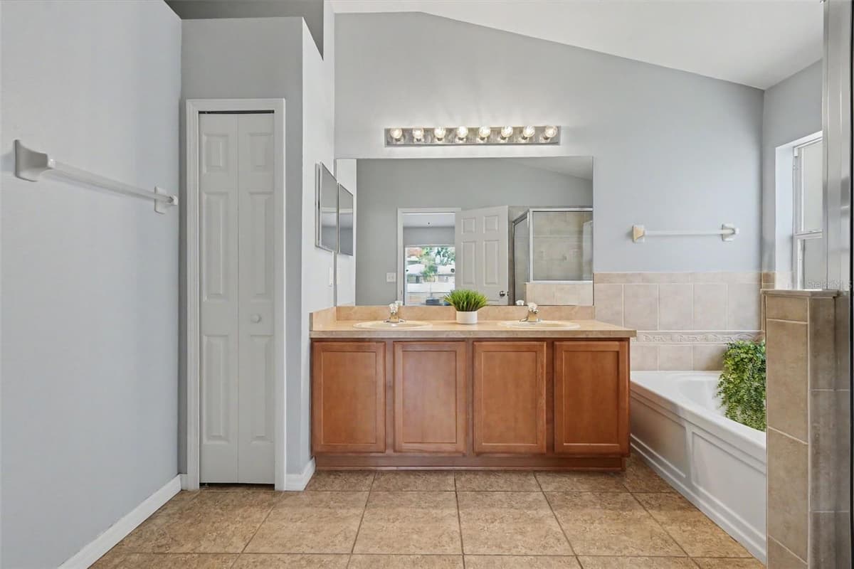 3247 DUNSTABLE DRIVE — photo 31 of 48