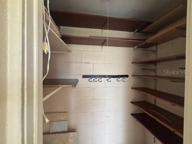 510 ORANGE DRIVE — photo 35 of 44