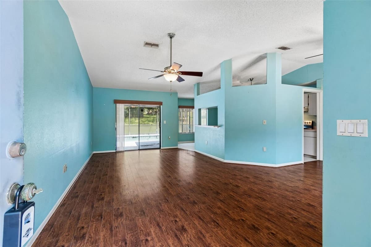 4235 CASTLE AVENUE — photo 7 of 98