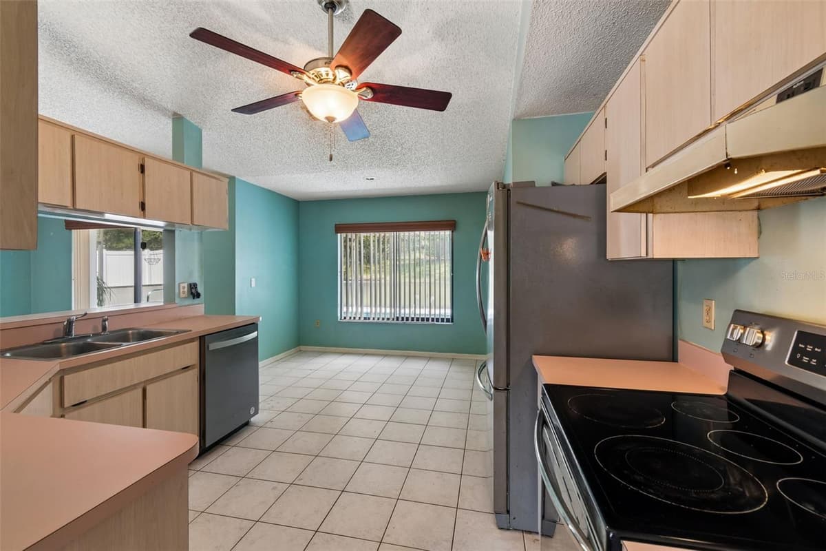 4235 CASTLE AVENUE — photo 20 of 98