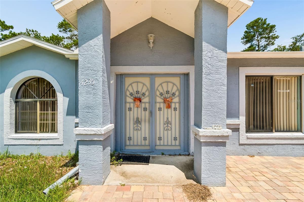 4235 CASTLE AVENUE — photo 6 of 98