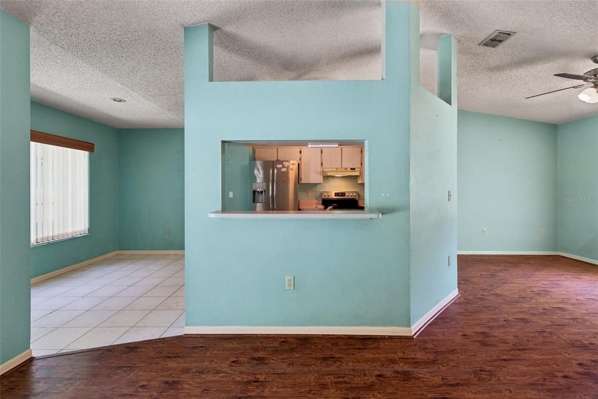 4235 CASTLE AVENUE — photo 15 of 98
