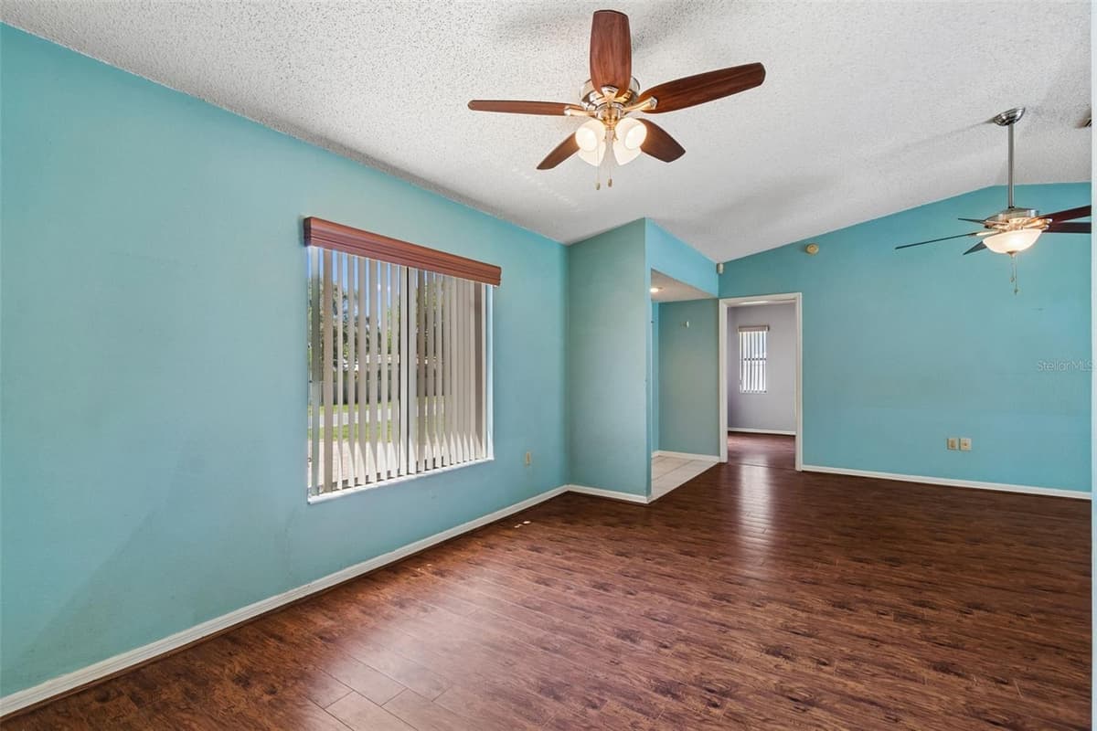 4235 CASTLE AVENUE — photo 17 of 98
