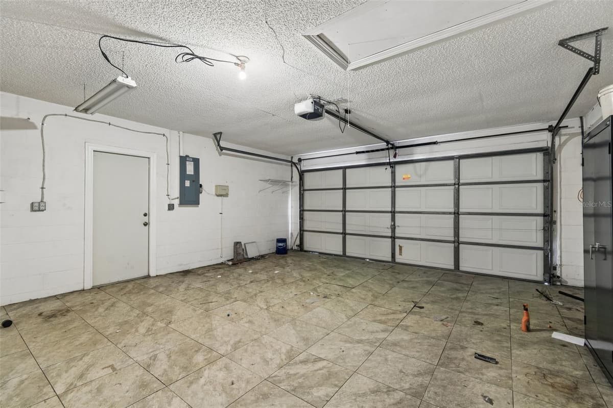 4235 CASTLE AVENUE — photo 43 of 98