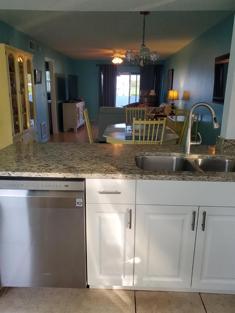 11135 CARRIAGE HILL DRIVE — photo 11 of 28