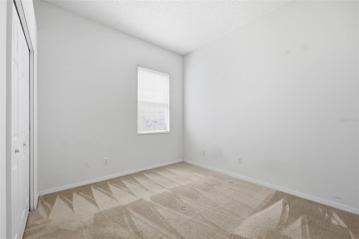 458 BLOOMINGDALE DRIVE — photo 14 of 43