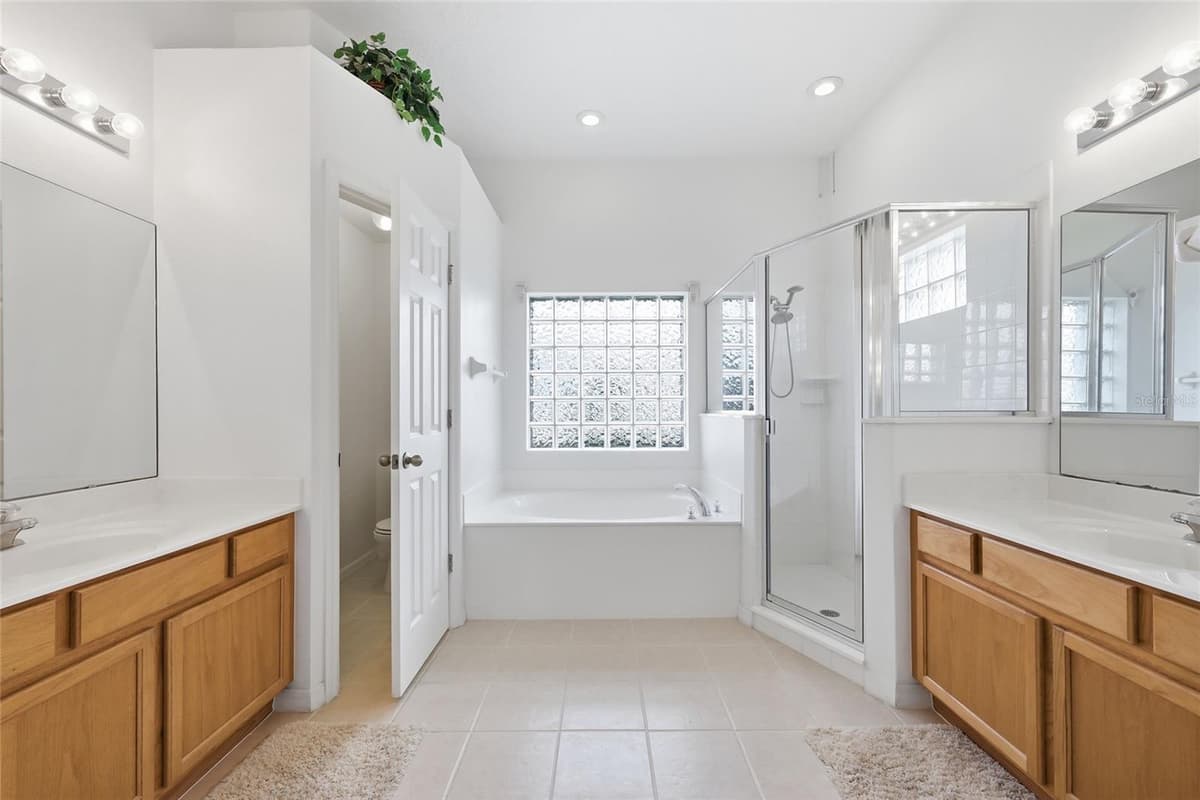 458 BLOOMINGDALE DRIVE — photo 11 of 43