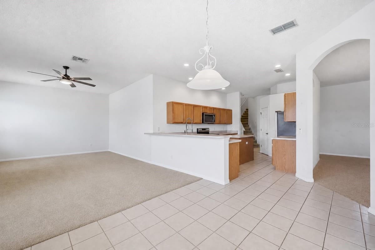 458 BLOOMINGDALE DRIVE — photo 8 of 43