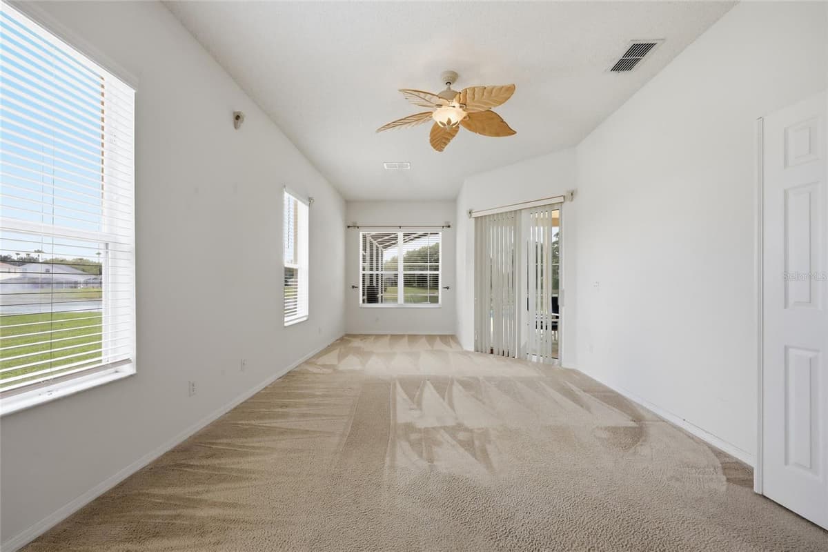 458 BLOOMINGDALE DRIVE — photo 10 of 43