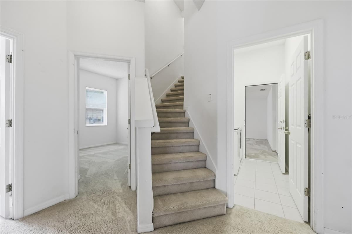 458 BLOOMINGDALE DRIVE — photo 17 of 43