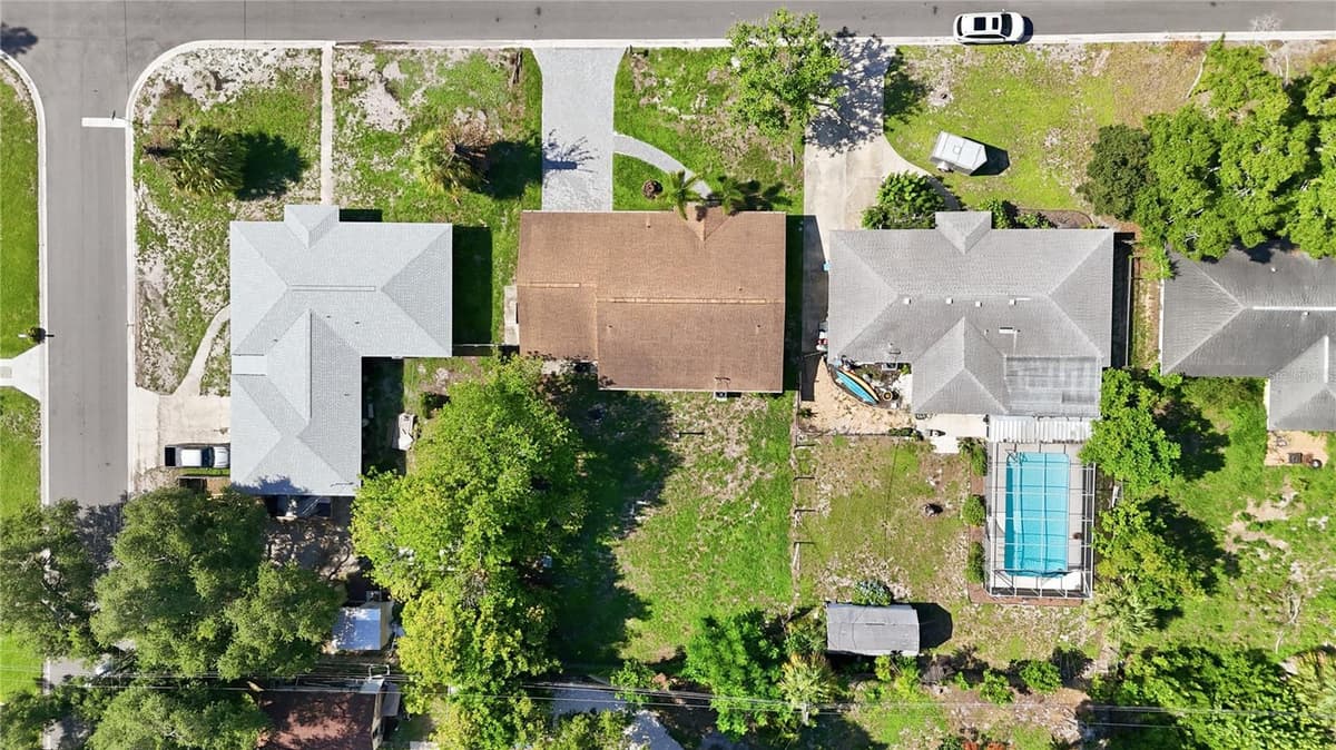 2404 22ND AVENUE — photo 4 of 39