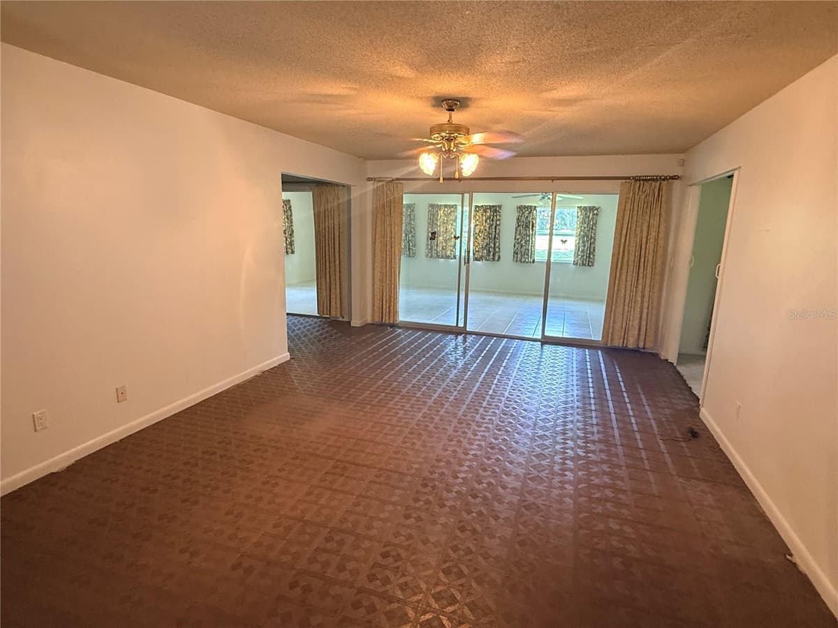 3 CROMPTON PLACE — photo 8 of 26