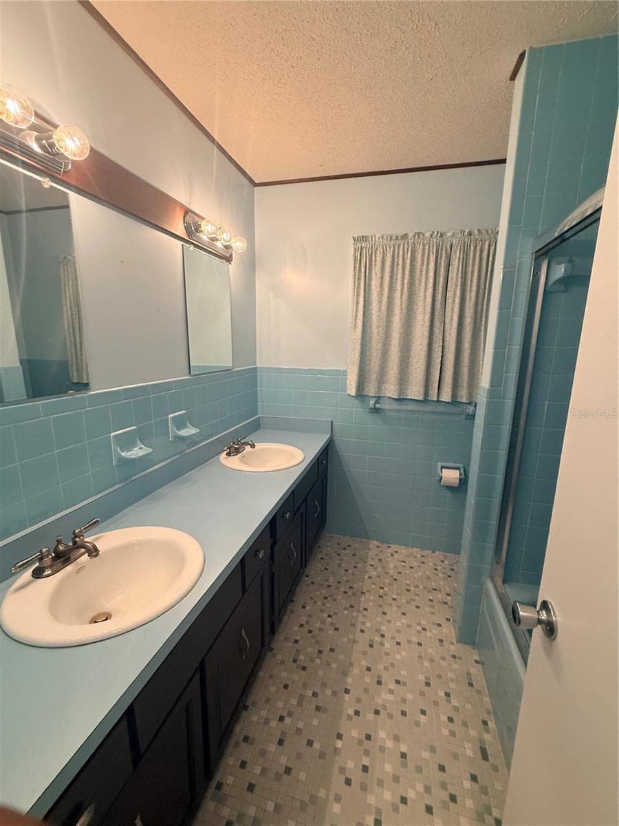 3 CROMPTON PLACE — photo 16 of 26