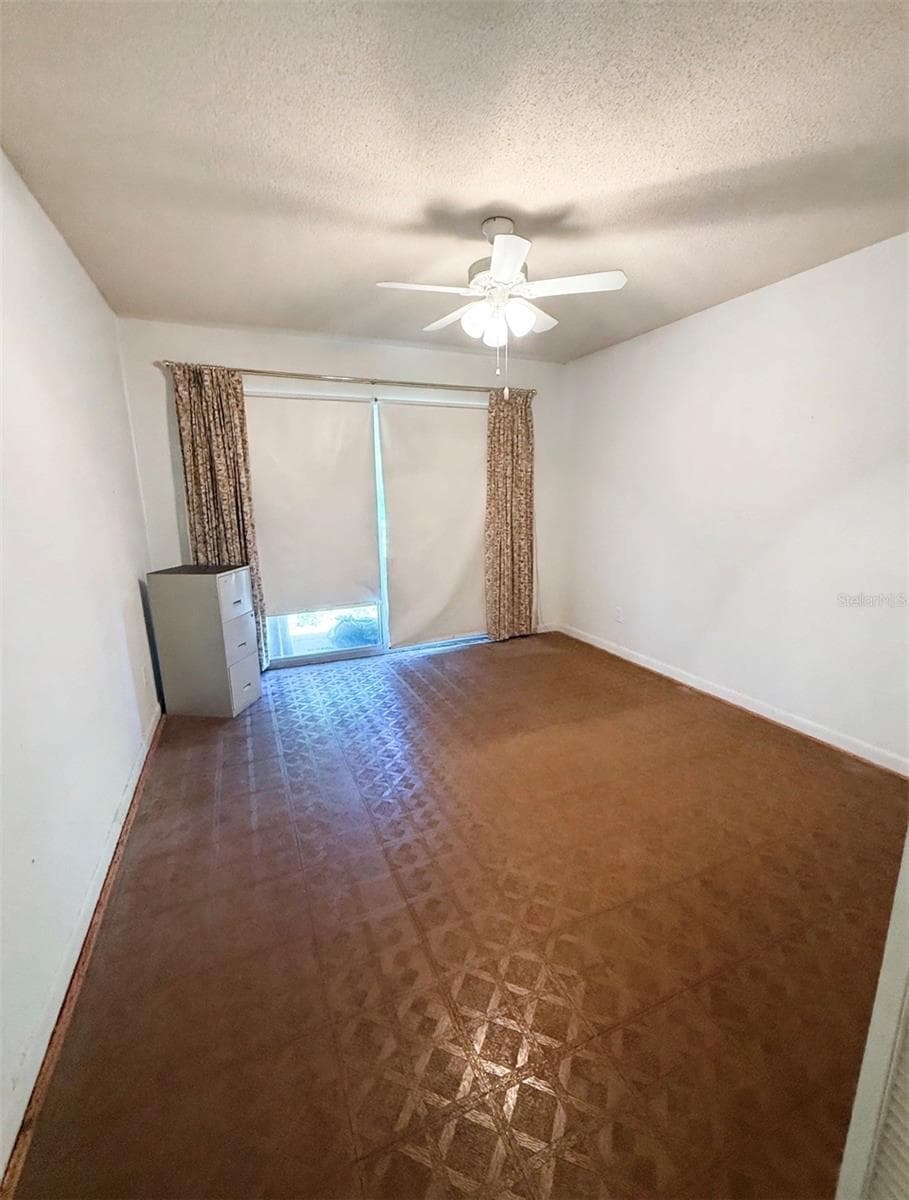 3 CROMPTON PLACE — photo 15 of 26